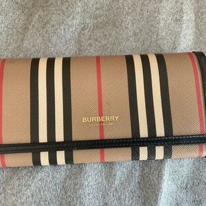 Burberry wallet women